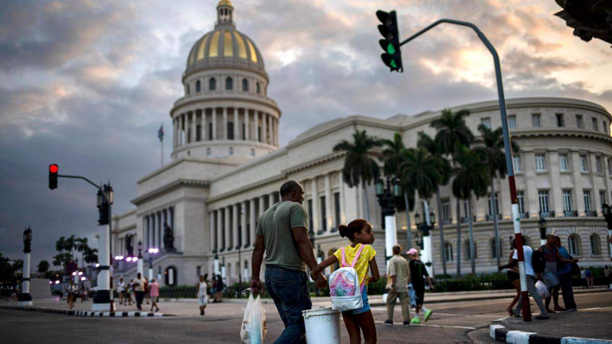 Foto del 8 de noviembre de 2019 que muestra El Capitolio de la capital cubana, que fue restaurado recientemente por especialistas rusos. La Habana celebrará su 500 aniversario el 16 de noviembre de 2019.
