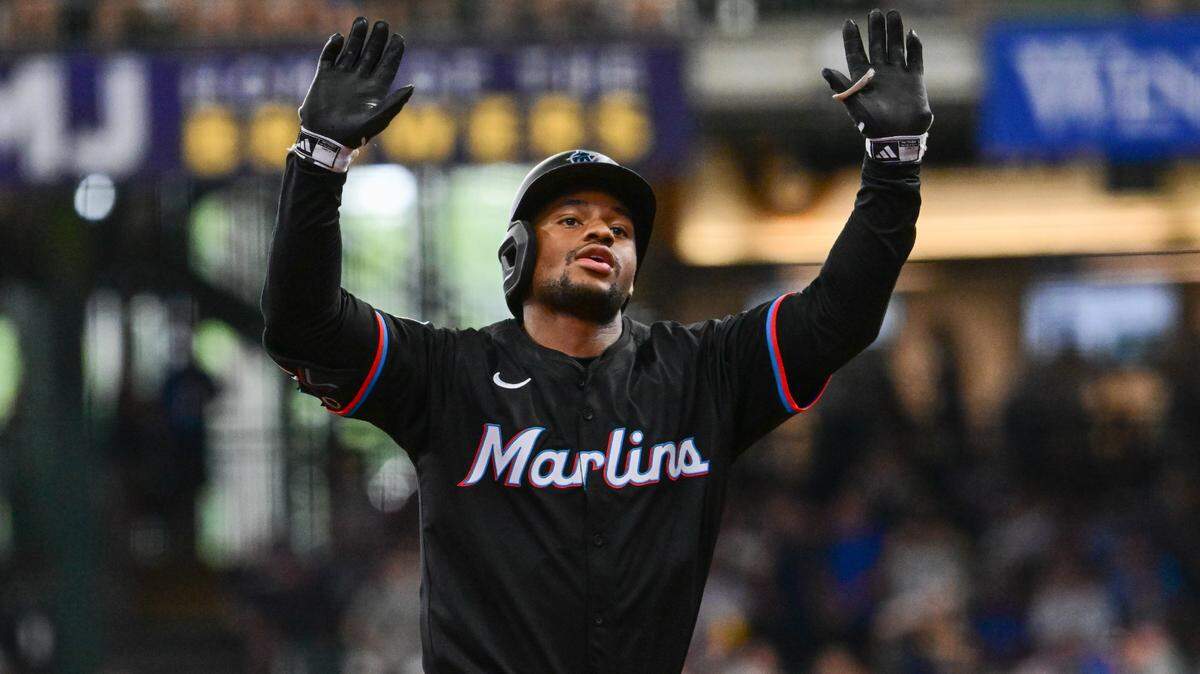 El torpedero de los Marlins Xavier Edwards consiguió este domingo batear para el ciclo ante los Cerveceros en Milwaukee y se convirtió en el segundo pelotero en la historia de la franquicia que lo logra.