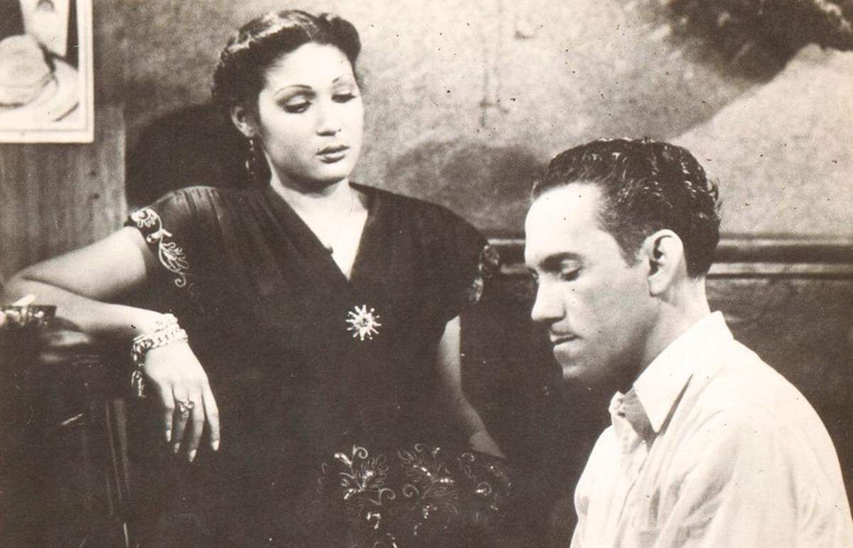 Una escena de la película ‘La venus de fuego’ (1950) con Olga Guillot y el compositor Gonzalo Curiel.