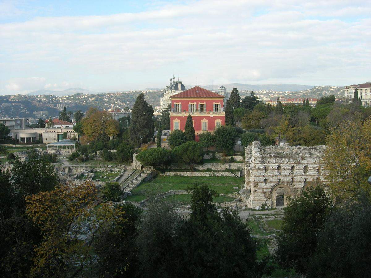 Ruinas romanas de Cimiez, Villa Matisse y hotel Regina en la colina de Cimiez, Niza.