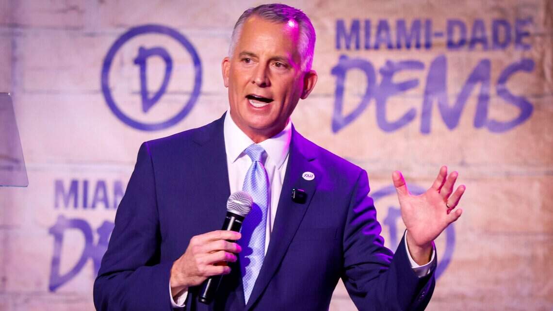 Demócrata de Florida pide investigar segunda cárcel de inmigrantes tras caso de ‘jaulas’ de Alligator Alcatraz
