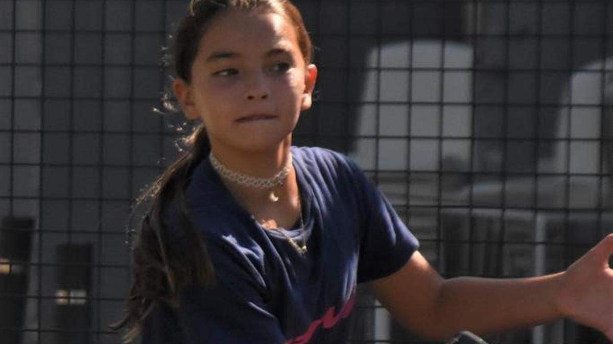 Ornella Beltramino, con tan sólo 10 años, logra la mayor proeza del pádel estadounidense, al quedar subcampeona en un torneo en España. en agosto