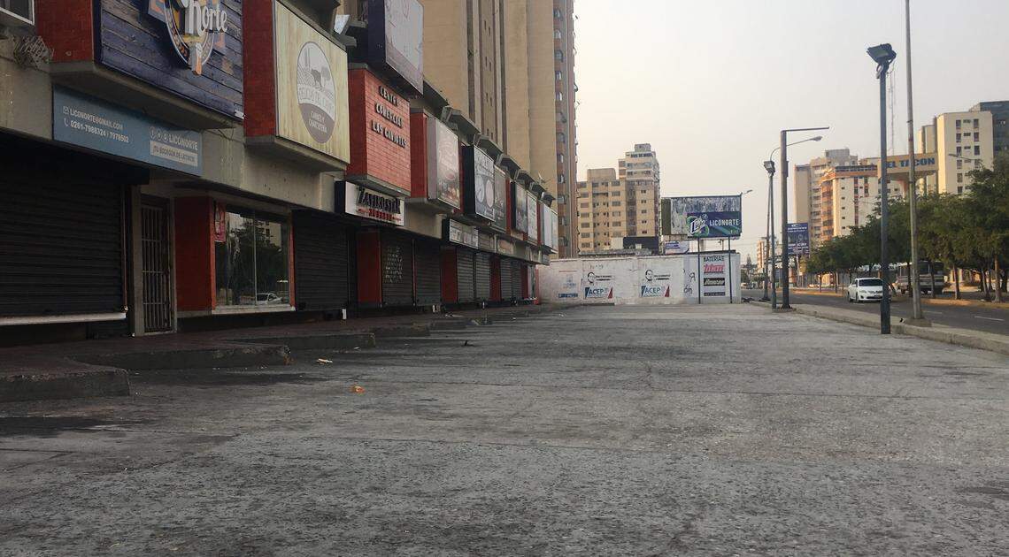 Tiendas cerradas en Maracaibo.