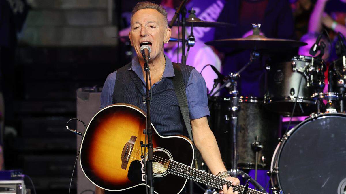 El cantante Bruce Springsteen se presenta durante un concierto en Filadelfia, Estados Unidos, el 28 de octubre de 2024. 