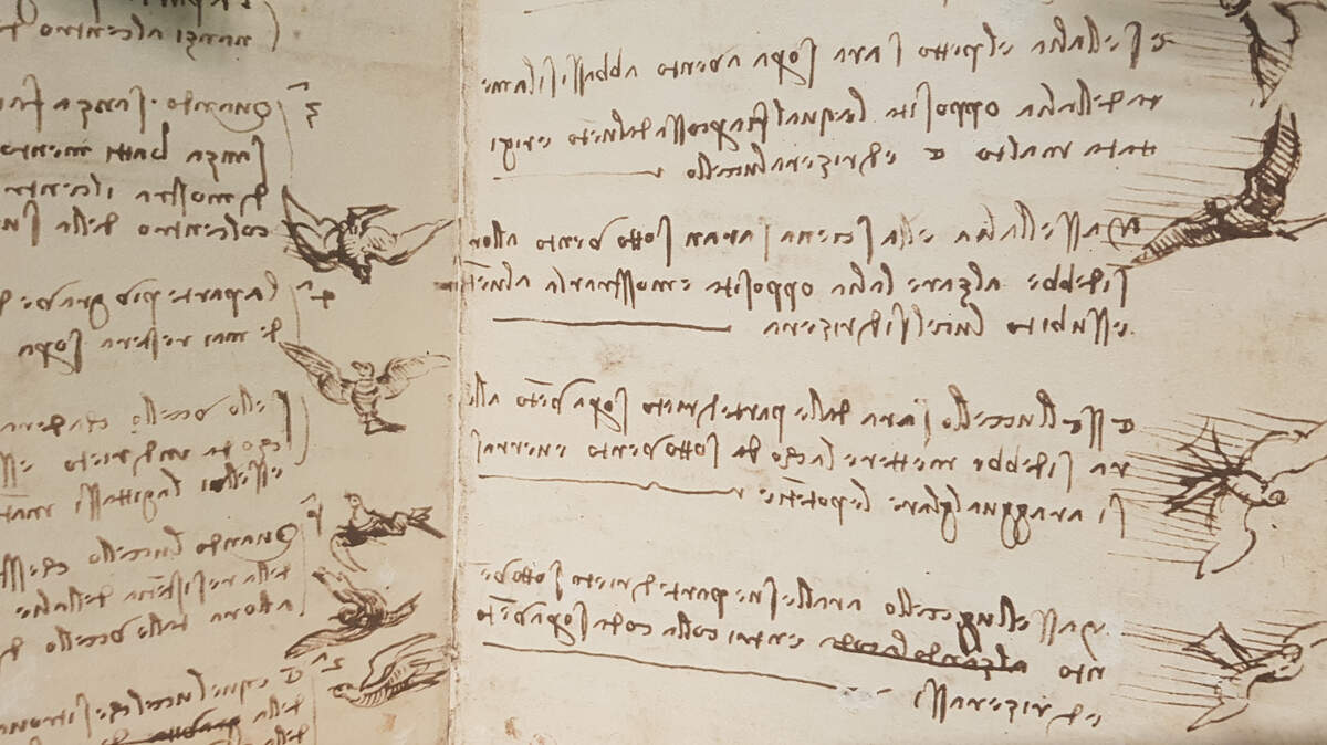 Facsímil del 'Codex sobre el vuelo de los pájaros' conservado en la casa natal de Leonardo, en Vinci.