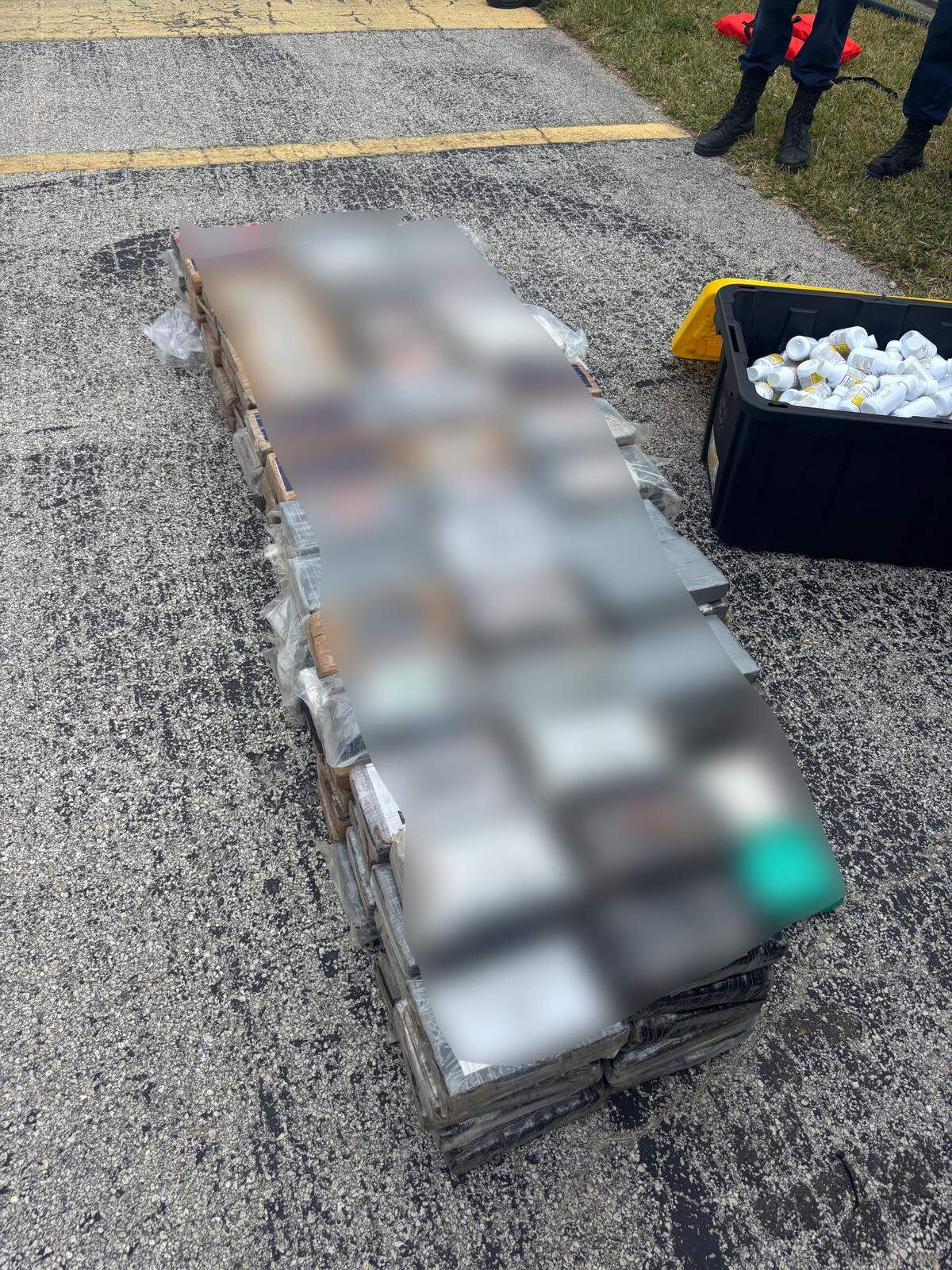 El alijo de drogas decomisado por los guardacostas de EEUU frente a la costa de Fort Lauderdale.