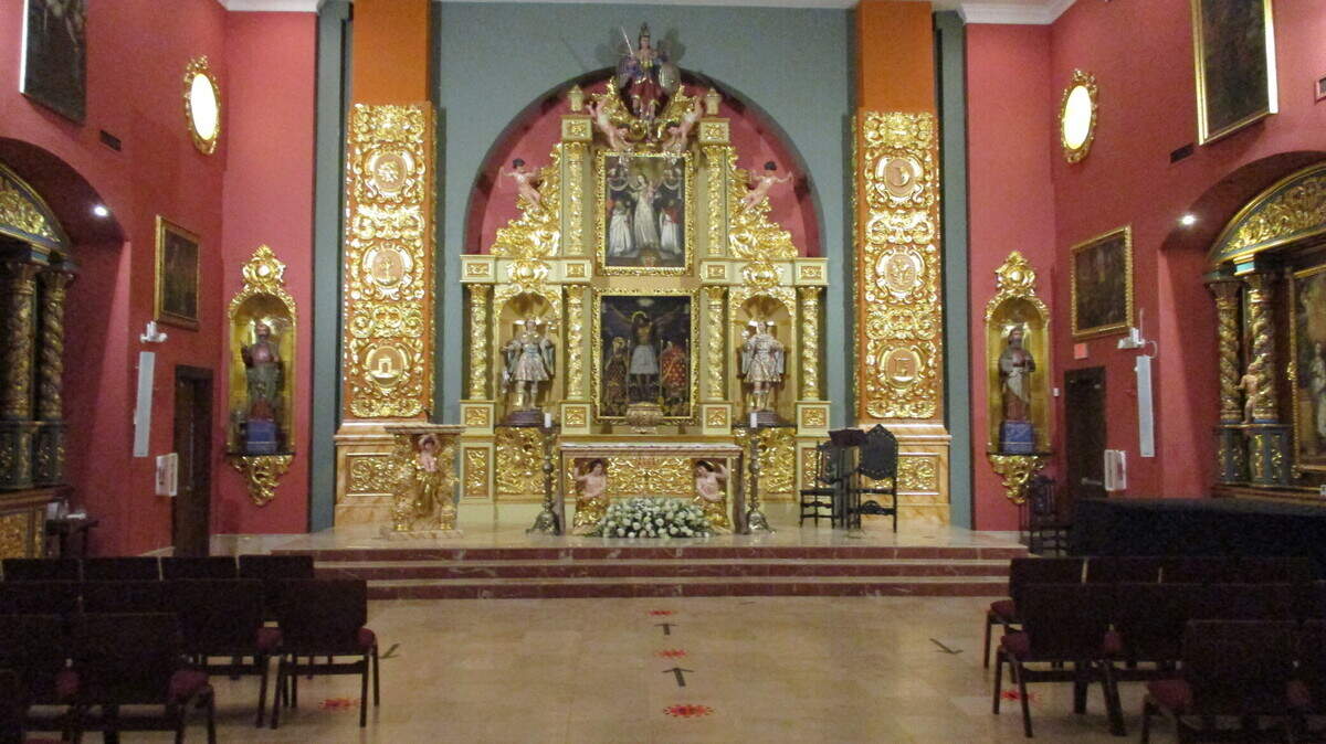 Vista del altar de la capilla y centro cultural de La Merced.