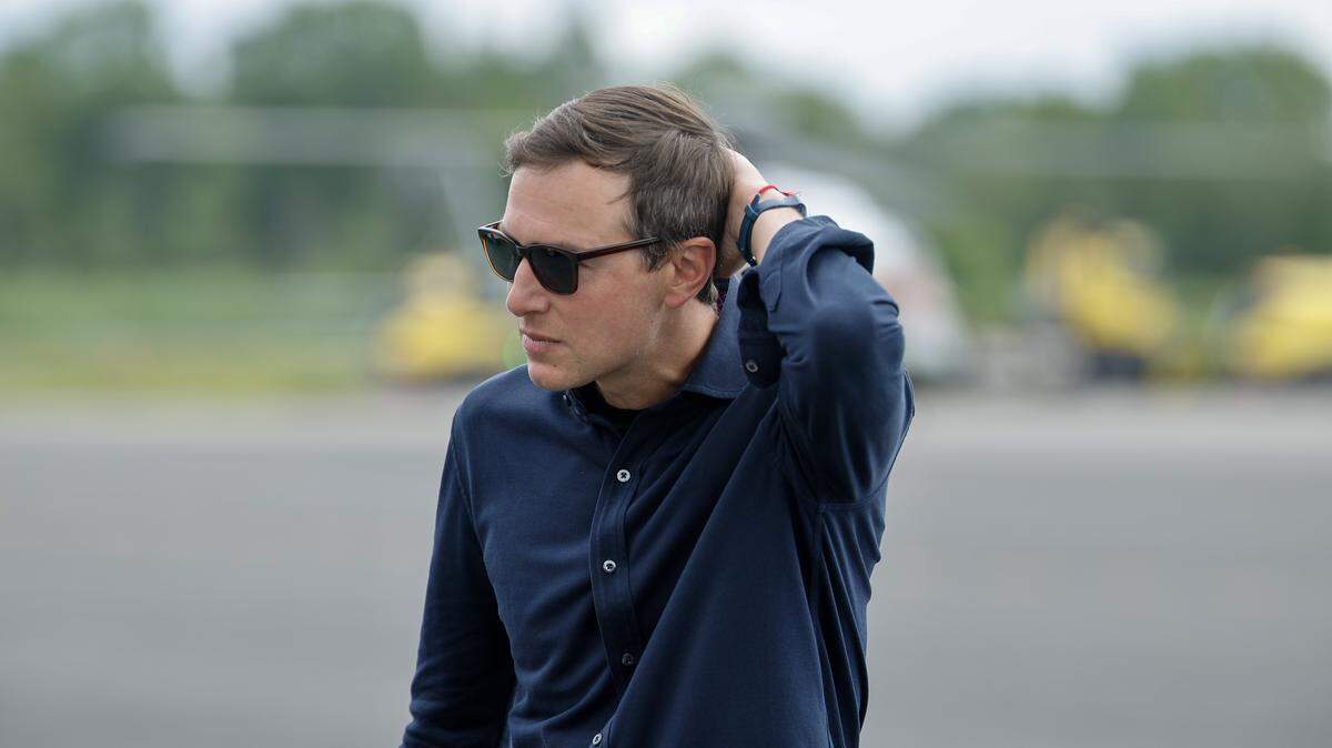 TETERBORO, NEW JERSEY - JULY 13: Businessman and former Senior Advisor to the President Donald Trump Jared Kushner walks on the tarmac on before First lady Melania Trump and U.S. President Donald Trump on July 13, 2025 in Teterboro, New Jersey. They will join FIFA President Gianni Infantino and other guests while watching the final match of the FIFA Club World Cup at MetLife Stadium. This is the first time in the history of the FIFA CWC that the United States has hosted the competition, one year before the U.S., Mexico, and Canada are scheduled to host the World Cup in 2026. (Photo by Chip Somodevilla/Getty Images)