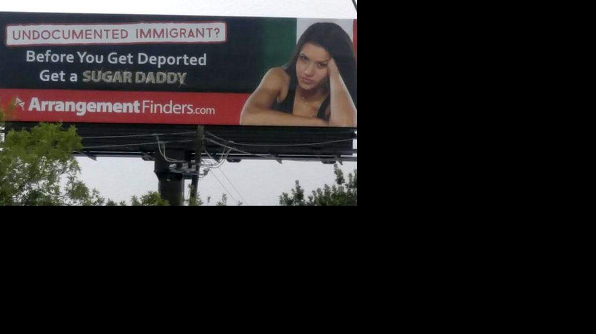 El cartel ya se ha hecho viral y ha causado la indignación de la comunidad inmigrante de todo la nación.