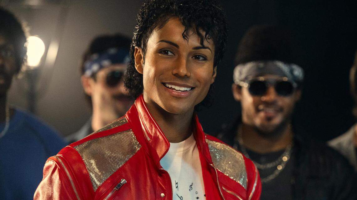 Jaafar Jackson, sobrino del cantante, interpreta al rey del pop en su debut como actor.
