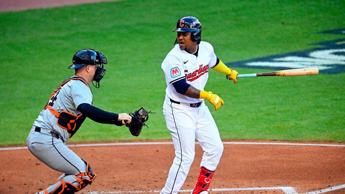 Los Guardianes regresan a Cleveland para el tercer duelo de la Serie de Campeonato de la Liga Americana este jueves con la encomienda de recuperar su nivel de juego y plantarle cara a los Yankees de Nueva York, para lo cual necesitan el aporte ofensivo del estelar antesalista dominicano José Ramírez.