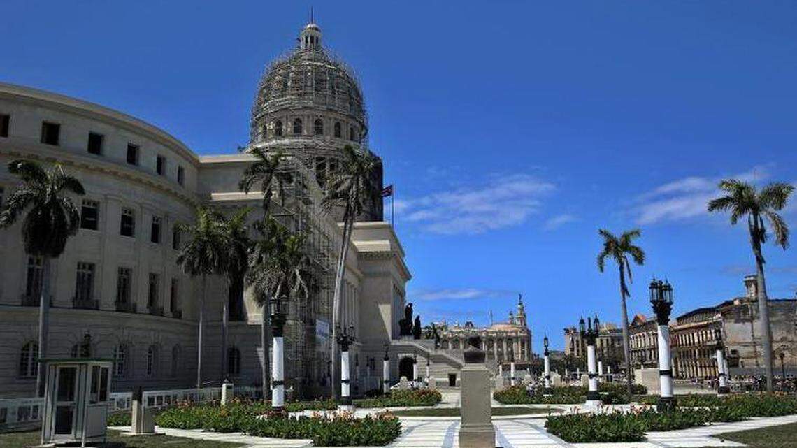 Vista exterior del Capitolio Nacional reabierto tras una larga restauraciónel martes 17 de abril del 2018.