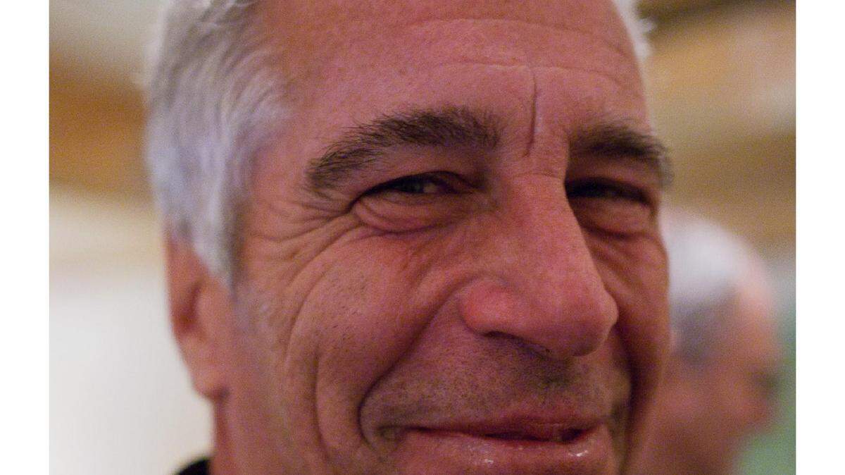 Esta foto, producida por el patrimonio de Jeffrey Epstein y publicada el jueves 18 de diciembre de 2025 por el Comité de Supervisión y Reforma Gubernamental de la Cámara de Representantes, muestra a Jeffrey Epstein.