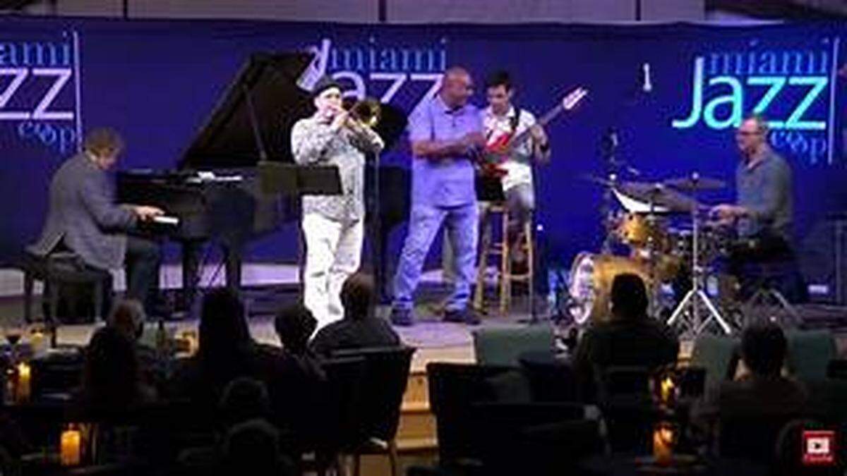 Música en vivo gratuita en Ocean Drive con Cuarteto LeNard Rutledge.