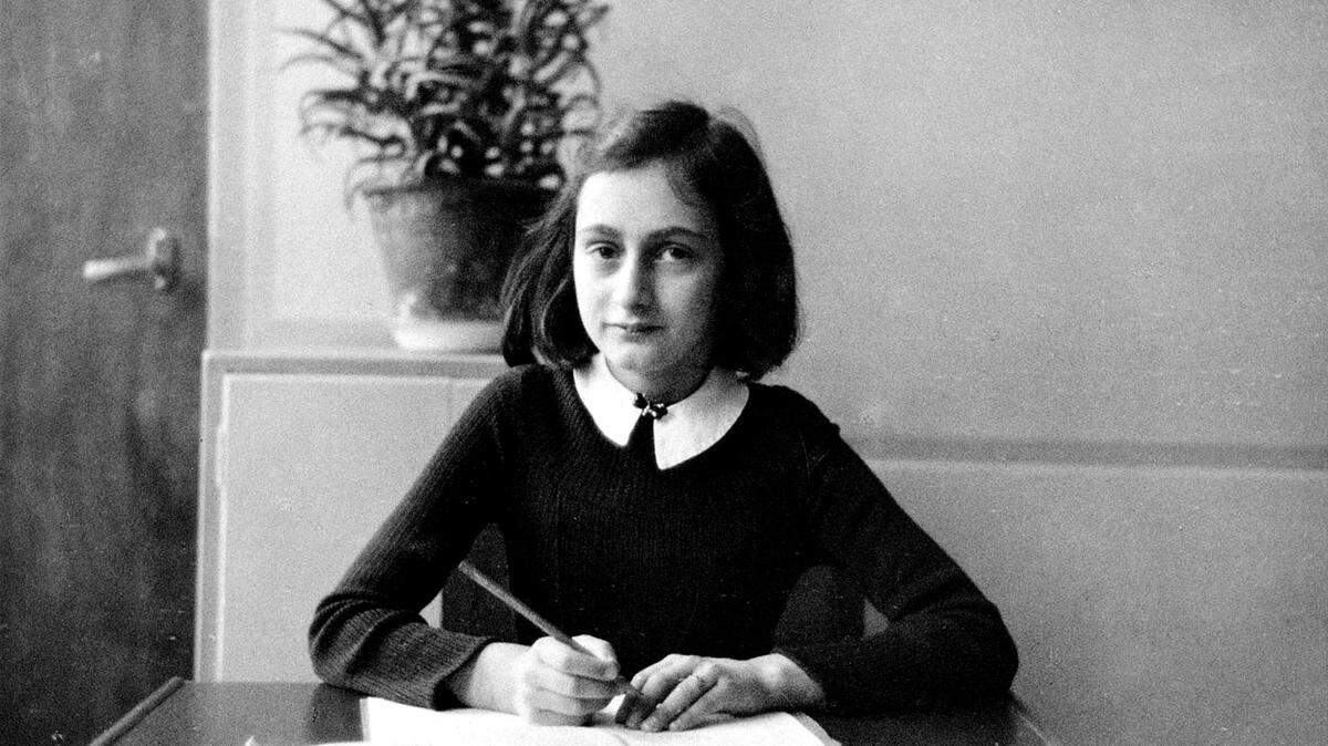 Imagen de Ana Frank, una alumna Montessori en foto de 1941. Se hizo mundialmente famosa de forma póstuma por sus escritos mientras su familia y otros judíos se escondían de la persecución nazi.
