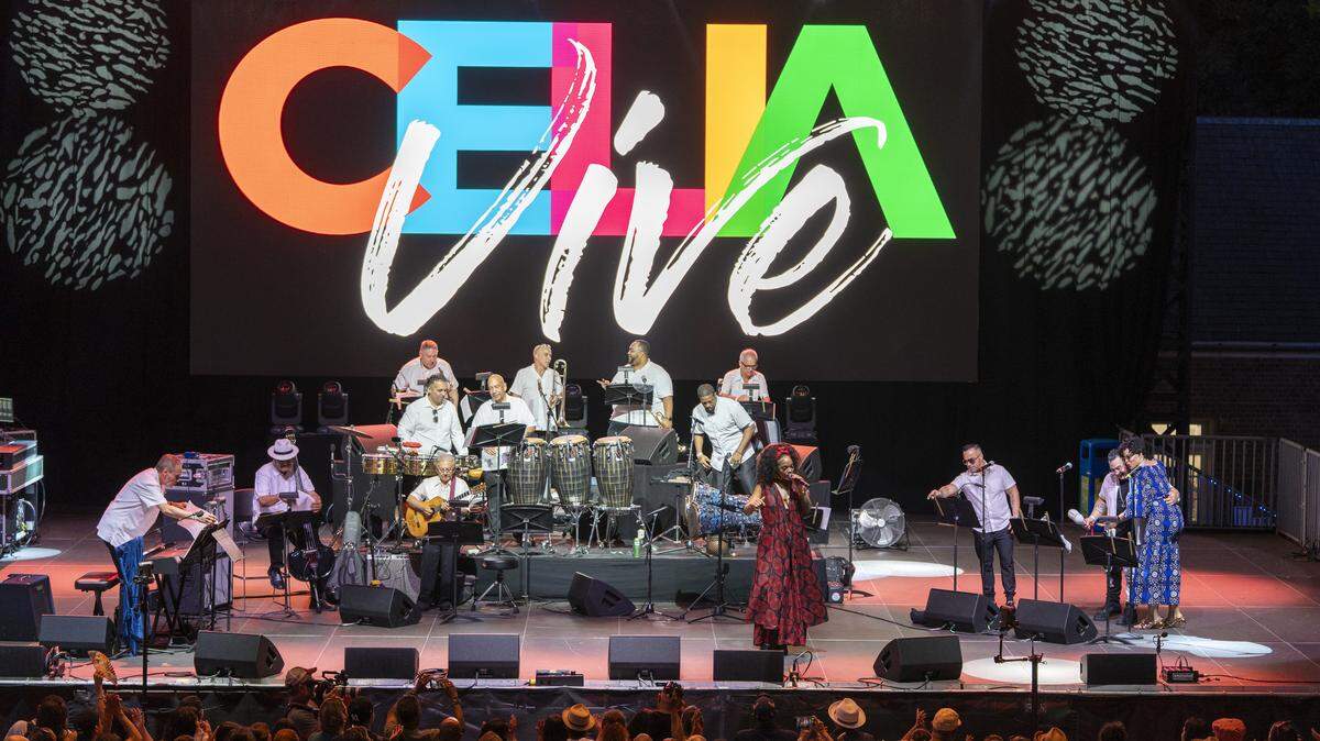La cantante cubana Brenda Navarrete se presenta durante un homenaje a la fallecida cantante cubana Celia Cruz en el centenario de su nacimiento en el festival SummerStage en Nueva York, Estados Unidos, el 9 de agosto de 2025.