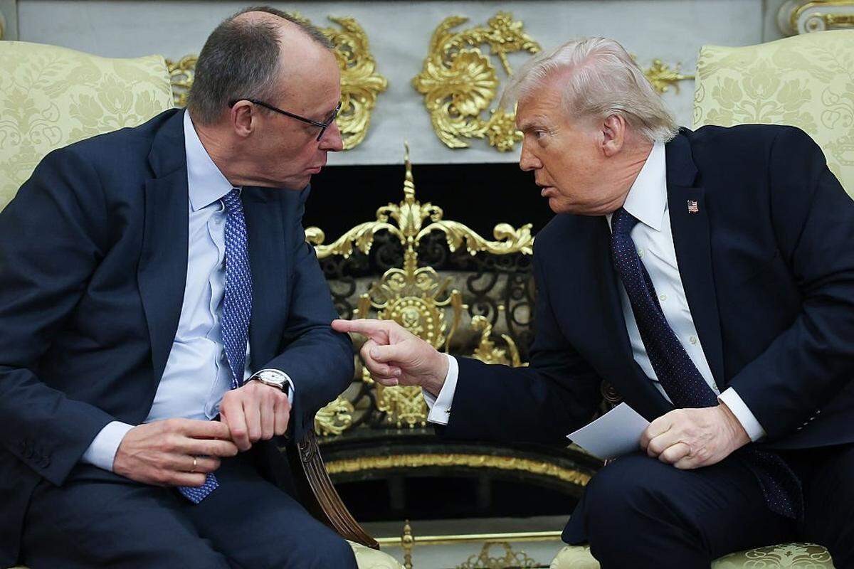 El presidente de Estados Unidos, Donald Trump, se reúne con el canciller alemán, Friedrich Merz, en la Oficina Oval de la Casa Blanca, el 3 de marzo de 2026 en Washington, D.C.