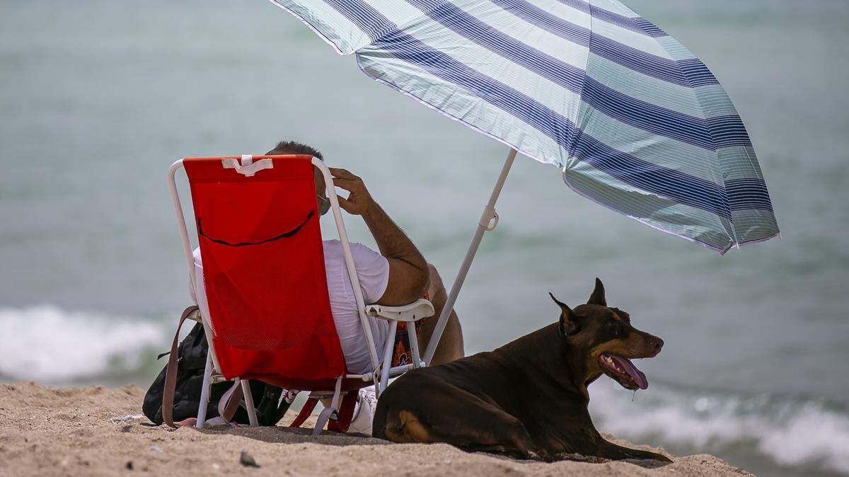 El mayo más caluroso en la historia de Miami terminará con una nota más fresca este fin de semana.

