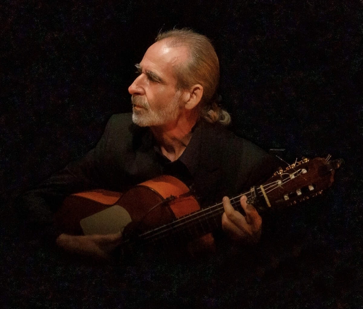 El reconocido guitarrista Paco Fonta.