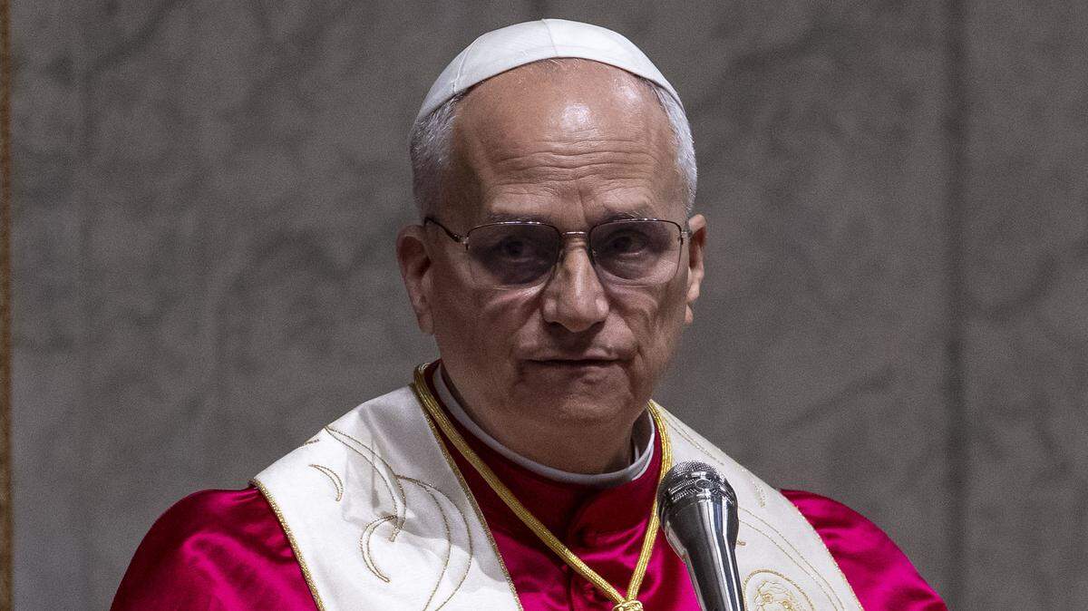 El papa León XIV preside la Vigilia de Oración por la Paz en la Basílica de San Pedro, el 11 de abril de 2026 en la Ciudad del Vaticano.