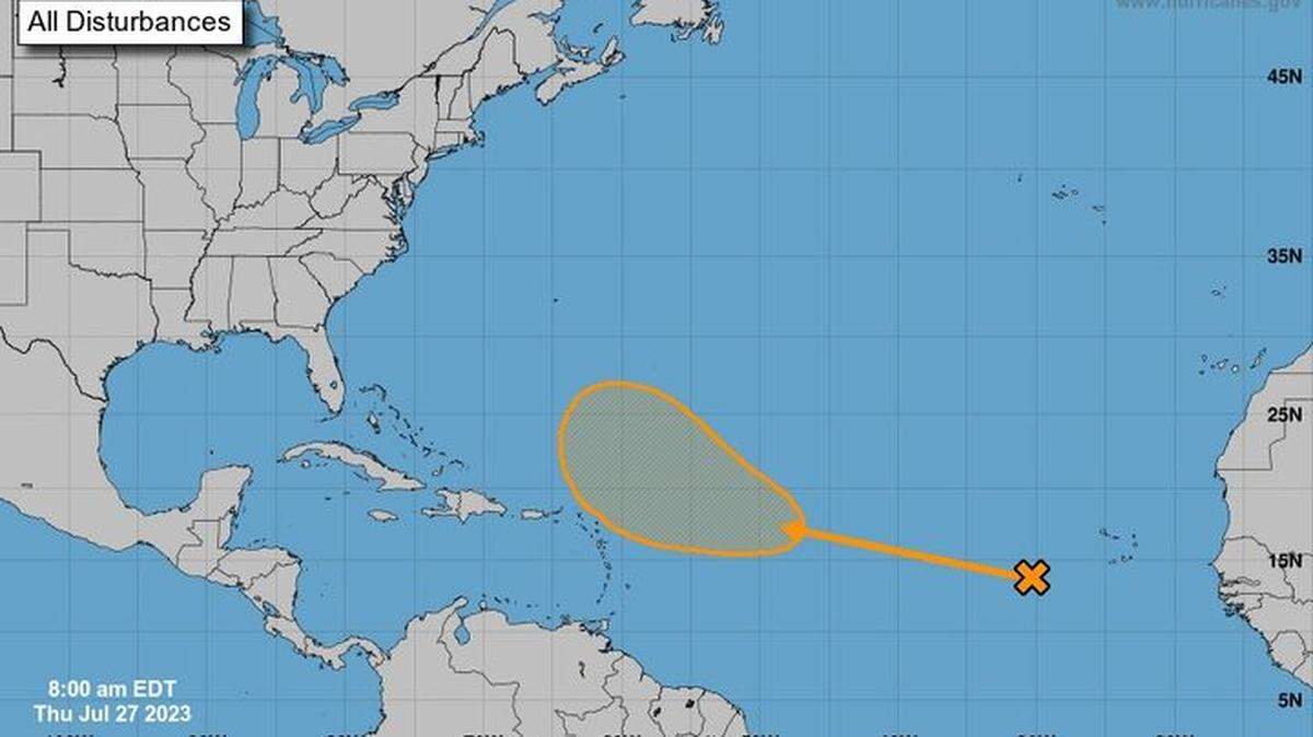 Una onda tropical podría transformarse en una depresión tropical en el Atlántico.