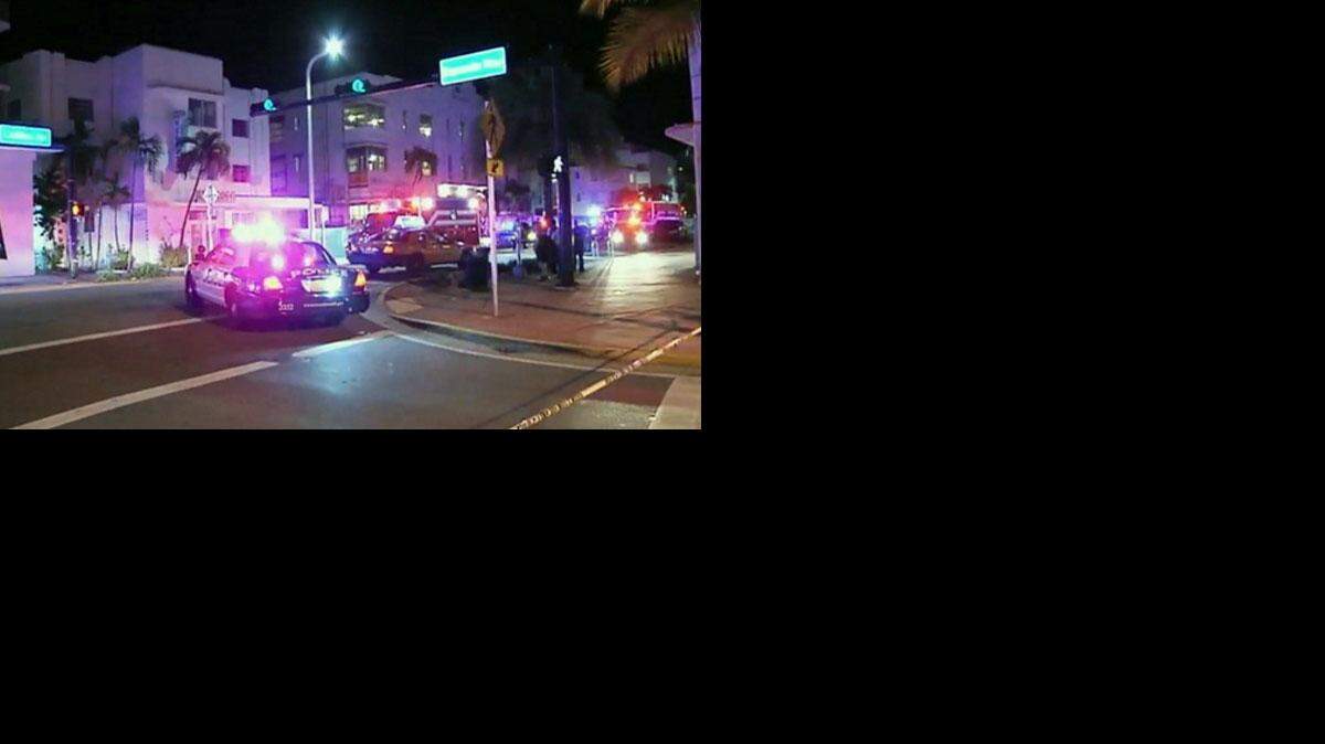 El accidente ocurrió en la avenida Collins y la calle 15, en Miami Beach. Cortesía Local 10 News.
