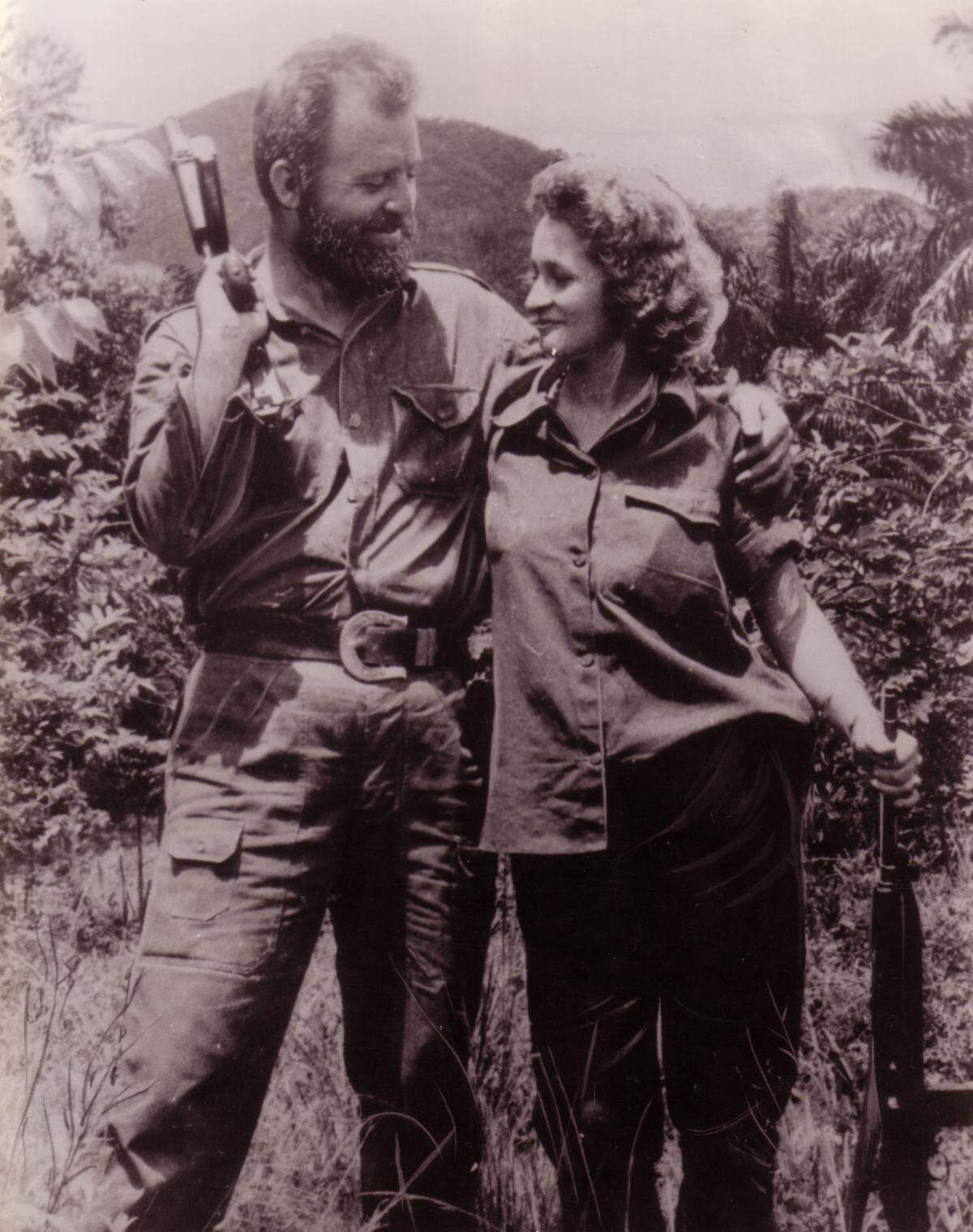 William Morgan y Olga Rodríguez, en una foto en el Escambray, poco después de su boda en noviembre de 1958