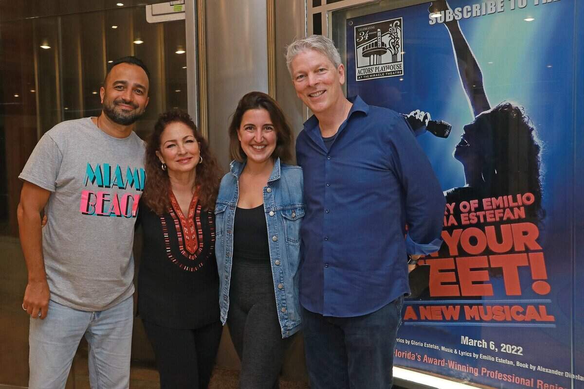 Gloria Estefan, Andy Señor Jr. (Director), Natalie Caruncho (Directora asociada y coreógrafa) y Clay Ostwald (Director musical).