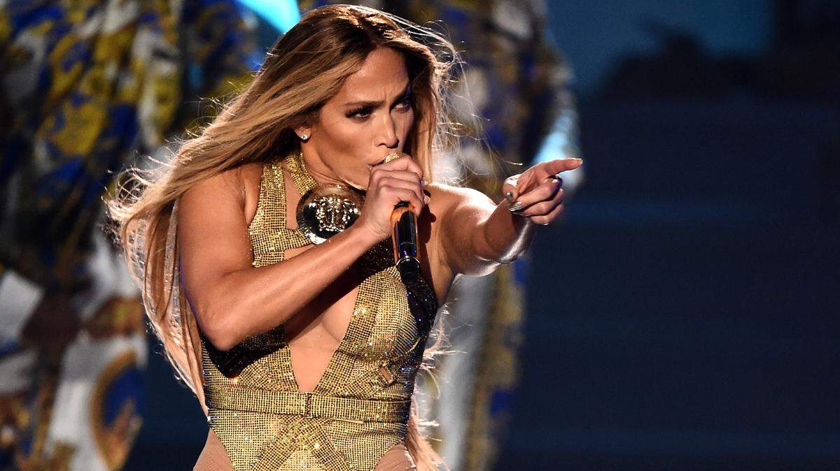 No, you won’t get to be friends with JLo. But you can help assemble the stage she performs on during Super Bowl LIV.