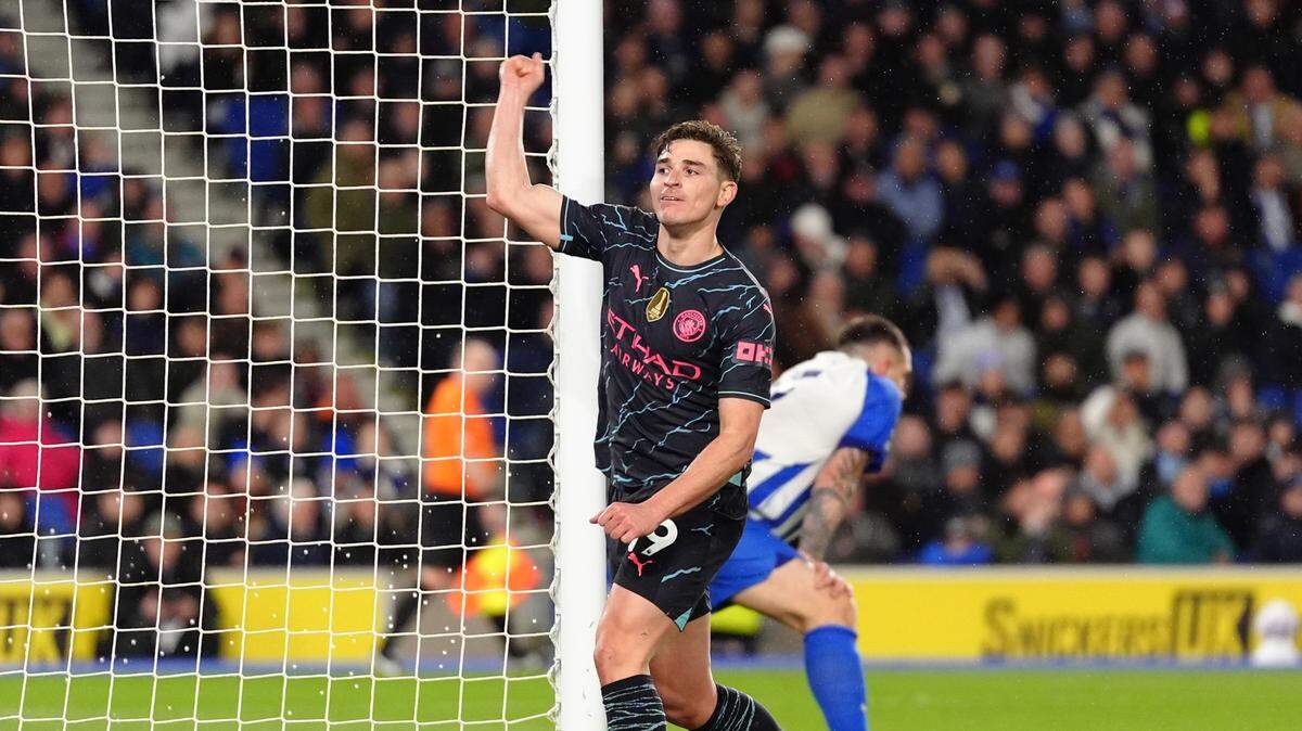 El delantero argentino Julián Álvarez volvió a brillar como titular y anotó su novena diana en el triunfo del Manchester City ante el Brighton, el jueves en la liga inglesa.