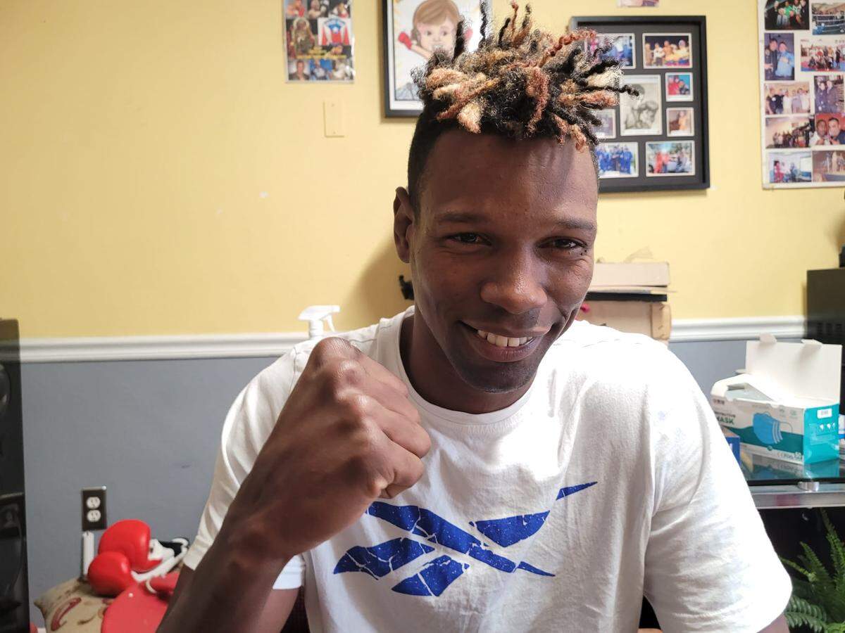 Hugo Noriega veía, cuando le era posible, a sus compatriotas en el boxeo profesional y se preguntaba, por qué no puedo ser uno de ellos. Ahora, este peleador cubano se prepara para seguir los pasos de quienes han triunfado en su propio peso, como Yordenis Ugás.