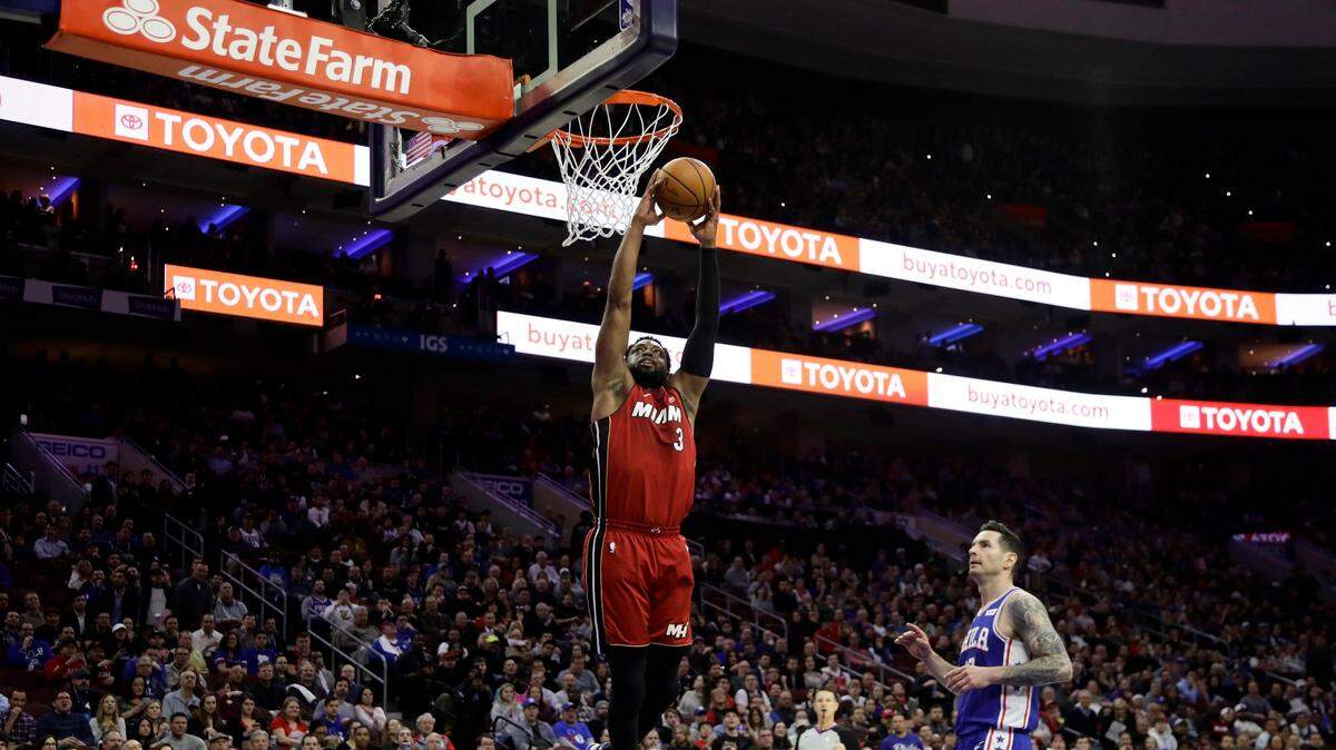 Dwyane Wade anotó 19 puntos y encabezó la ofensiva del Heat ante los 76ers, el 21 de febrero de 2019 en Filadelfia.