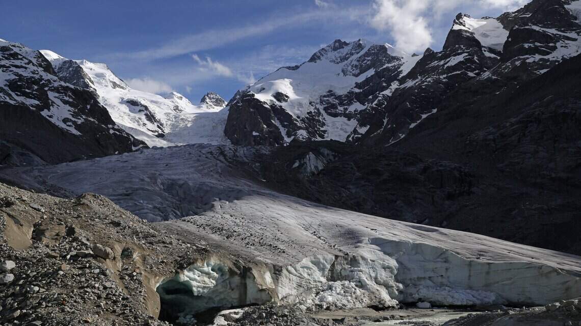Excavan cavernas en los Alpes suizos para almacenar bienes de lujo de grandes fortunas