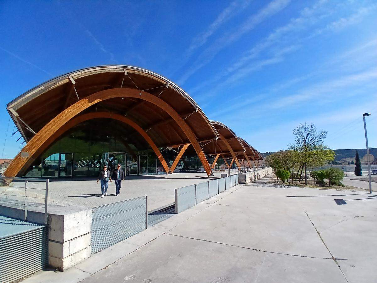 Bodegas Protos. Diseño de el arquitecto Richard Rogers en colaboración con Alonso Balaguer y Arquitectos Asociados.