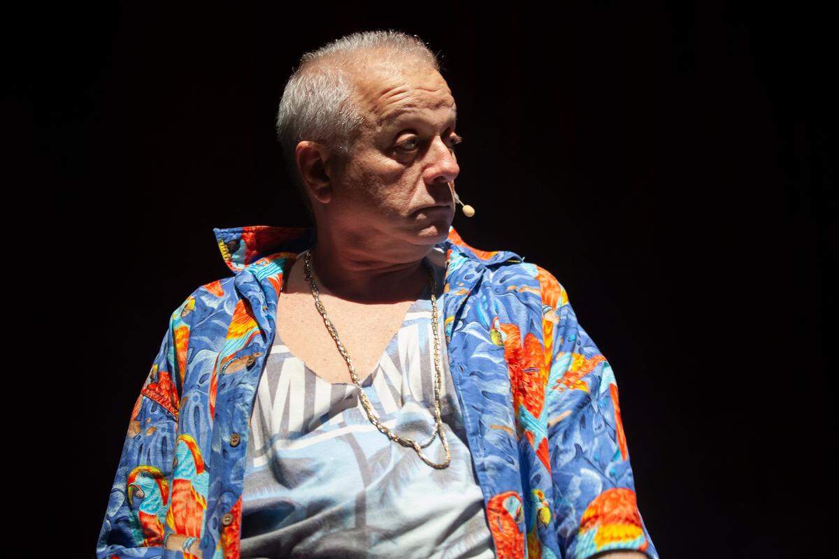 Orlando Urdaneta interpretó a un alcohólico en el musical ‘Visa para un sueño’.
