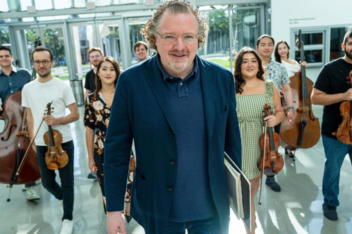 Apertura de New World Symphony con un concierto de una sola noche que da inicio a una nueva era de la música dirigida por Stéphane Denève.