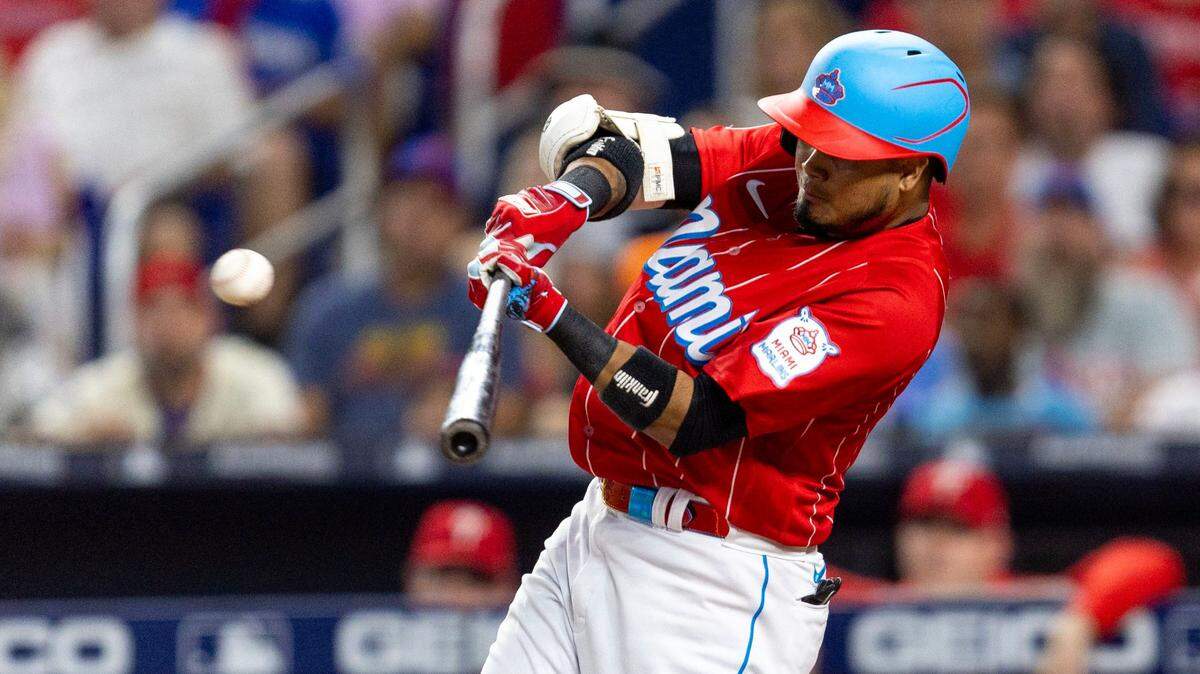 El venezolano Luis Arráez es una piedra angular en la ofensiva de los Marlins. Los peloteros del equipo confían en él para las situaciones de apremio. 