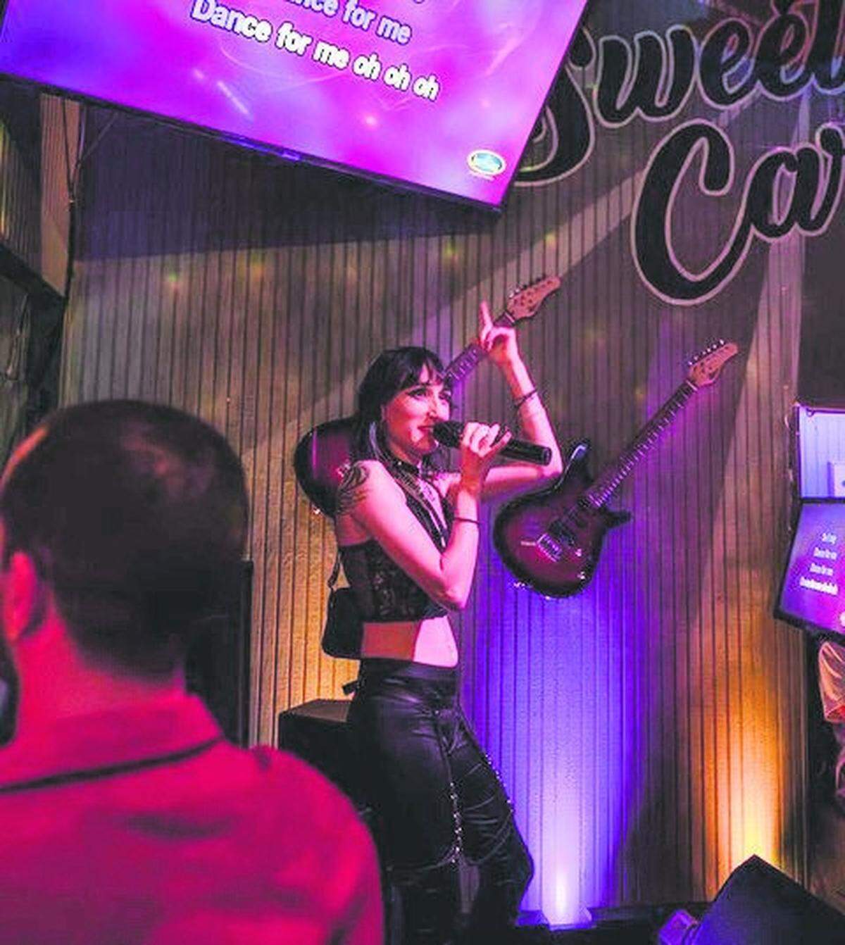 Los cócteles y el karaoke son la principal atracción del Sweet Caroline, en Brickell. Los miércoles son noche de chicas (con champán gratis).