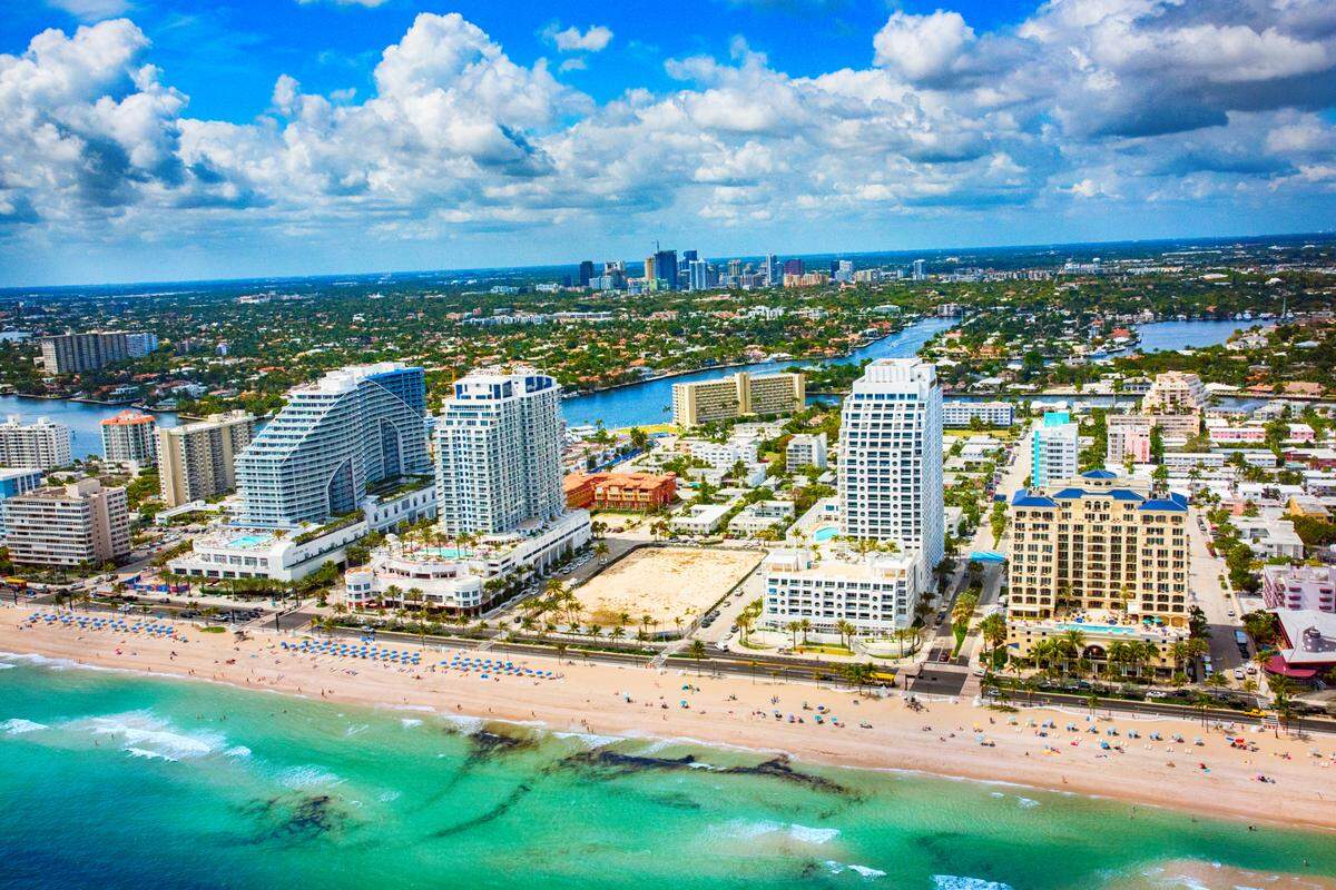 Además de la playa, Ft. Lauderdale ofrece muchas opciones para divertirse, lo que la convierte en una de las ciudades con mejor ambiente.