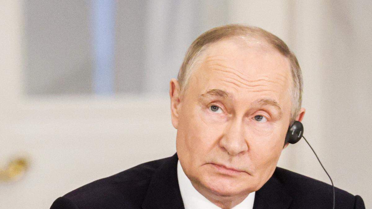 El presidente ruso, Vladimir Putin, no participará el jueves en las conversaciones con Ucrania en Estambul, según el Kremlin, que en su lugar nombró a un equipo de menor nivel para los primeros contactos directos entre ambas partes tras más de tres años de conflicto.