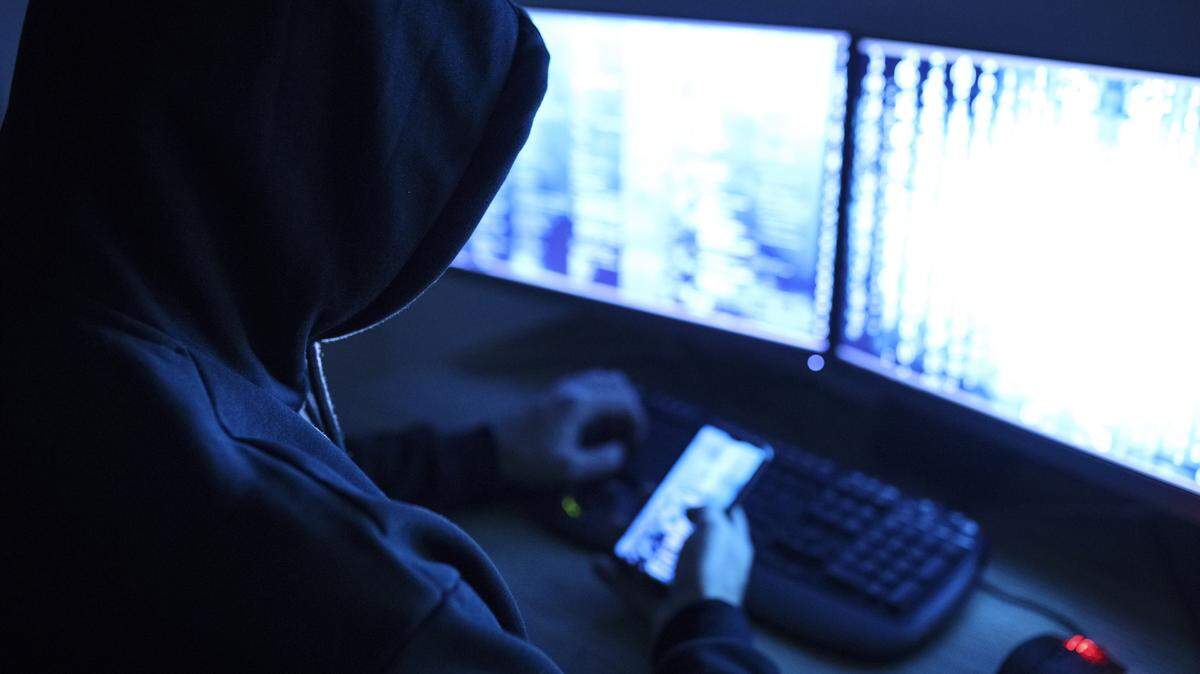 Bandas criminales usan la Inteligencia Artificial para enviar fotos y videos falsos y extorsionar a familias de inmigrantes que han cruzado la frontera entre México y Estados Unidos. 