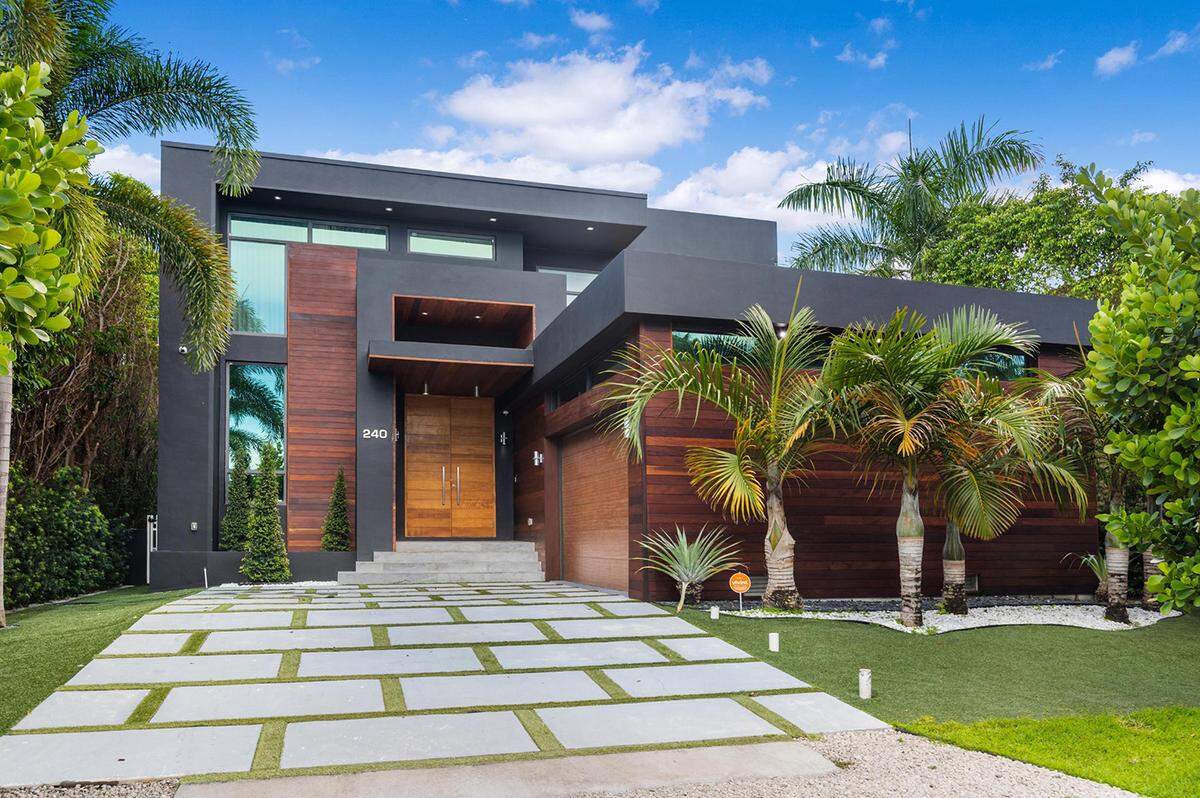Nicky Jam vendió por $3.1 millones la moderna casa que compró en el 2018 en isla privada de Miami Beach.