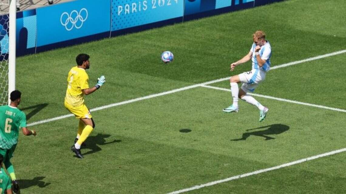 Argentina se redime del tropezón en el debut y tiene ahora el destino en sus manos en el fútbol olímpico