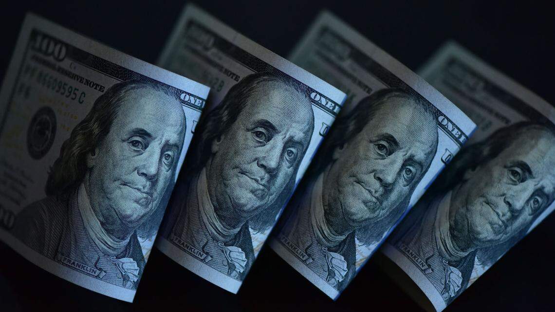 The United States is debating imposing a 3.5% tax on money sent abroad. The measure would directly affect countries in Latin America and the Caribbean, where these remittances constitute a key source of national and family income.