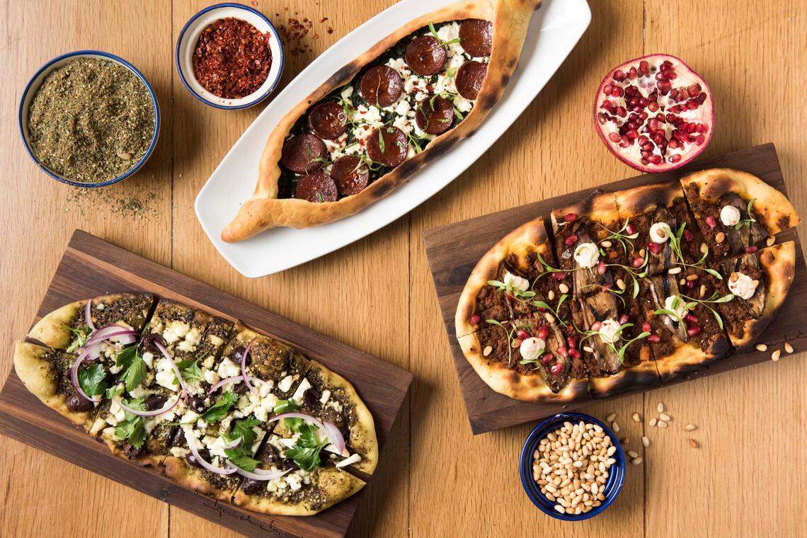 El pan plano, conocido en inglés como el flatbread, es uno de los grandes favoritos de este restaurante.