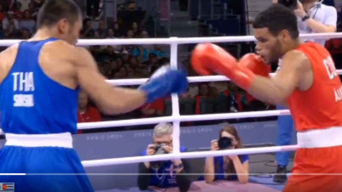 Boxeador Erislandy Álvarez avanza a semifinales y asegura la primera medalla olímpica de Cuba