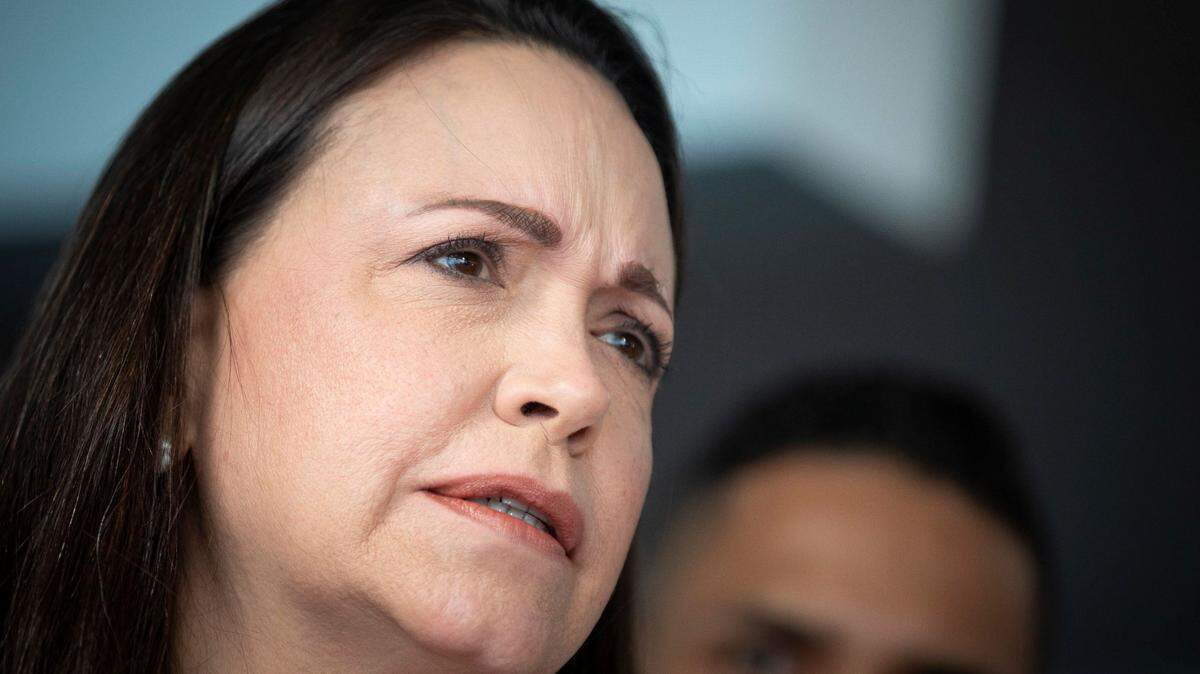 La opositora venezolana María Corina Machado habla durante una conferencia de prensa en Caracas, Venezuela, 28 de mayo de 2021. 