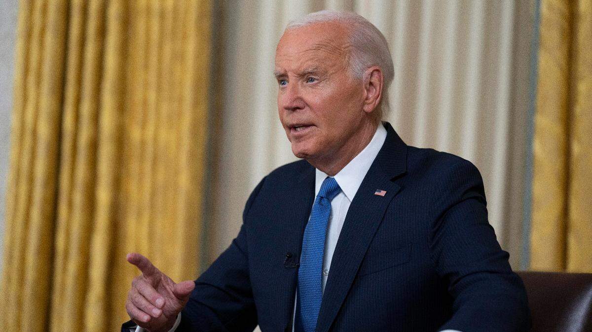 El presidente Joe Biden da un discurso a la nación desde la Oficina Oval de la Casa Blanca, en Washington, D.C., para explicar su decisión de retirar su candidatura presidencial, el miércoles 24 de julio de 2024. El lunes, Biden propuso una importante reforma al Tribunal Supremo de Justicia.