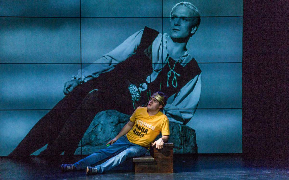 El 38 Festival Internacional de Teatro Hispano en Miami comienza el 11 de julio con “Hamlet” (Asociación Cultural Drama, Teatro la Plaza de Lima, Perú), en el Centro de Artes Culturales de Westchester.