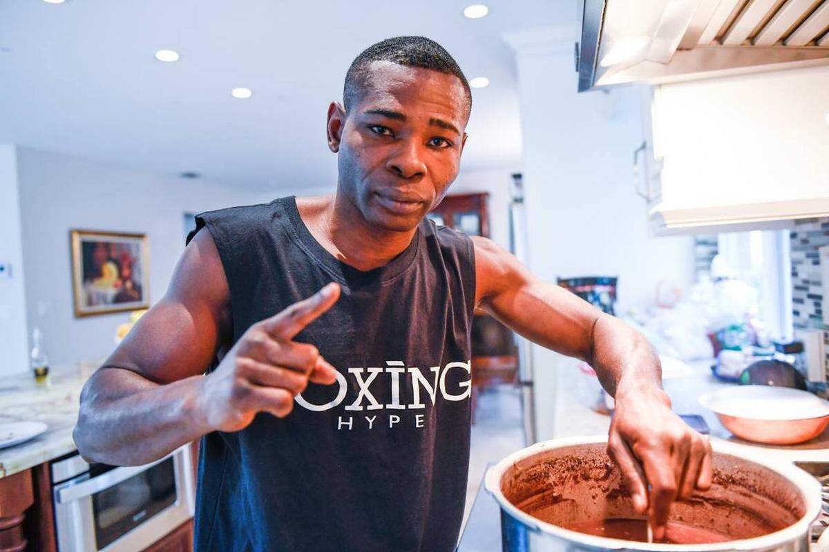 Cuando Alex Bornote le preguntó a Guillermo Rigondeaux si todavía le quedaba algo en el ring, esperaba la más honesta de las respuestas. El veterano peleador cubano le comentó que aún sentía las ganas de pelear y que esperaba volver al cuadrilátero antes de fin de año.